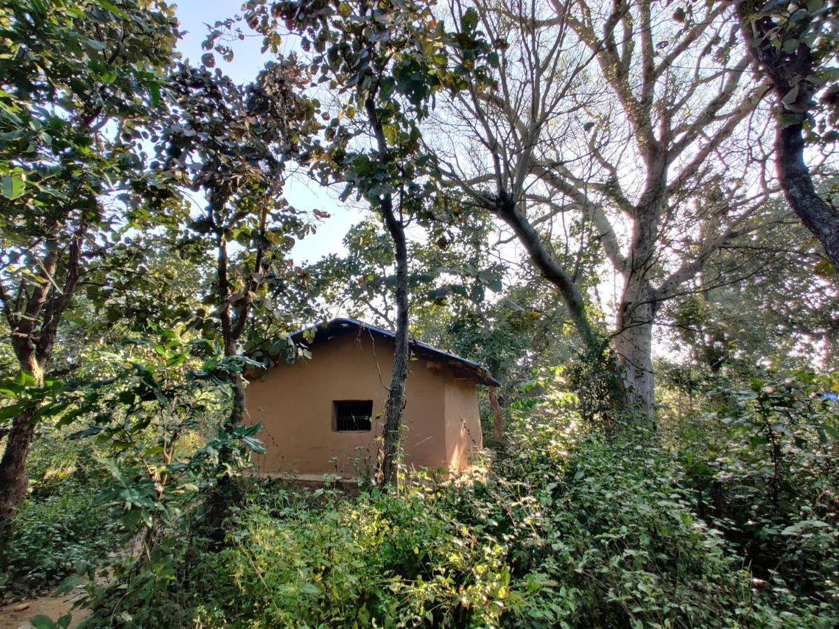 Surwahi Social Ecoestate Kānha Esterno foto